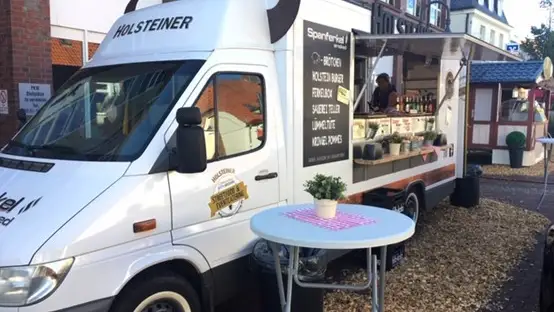 Foodtruck beim Foodtrucks on the beach in Kalifornien bei Schönberg